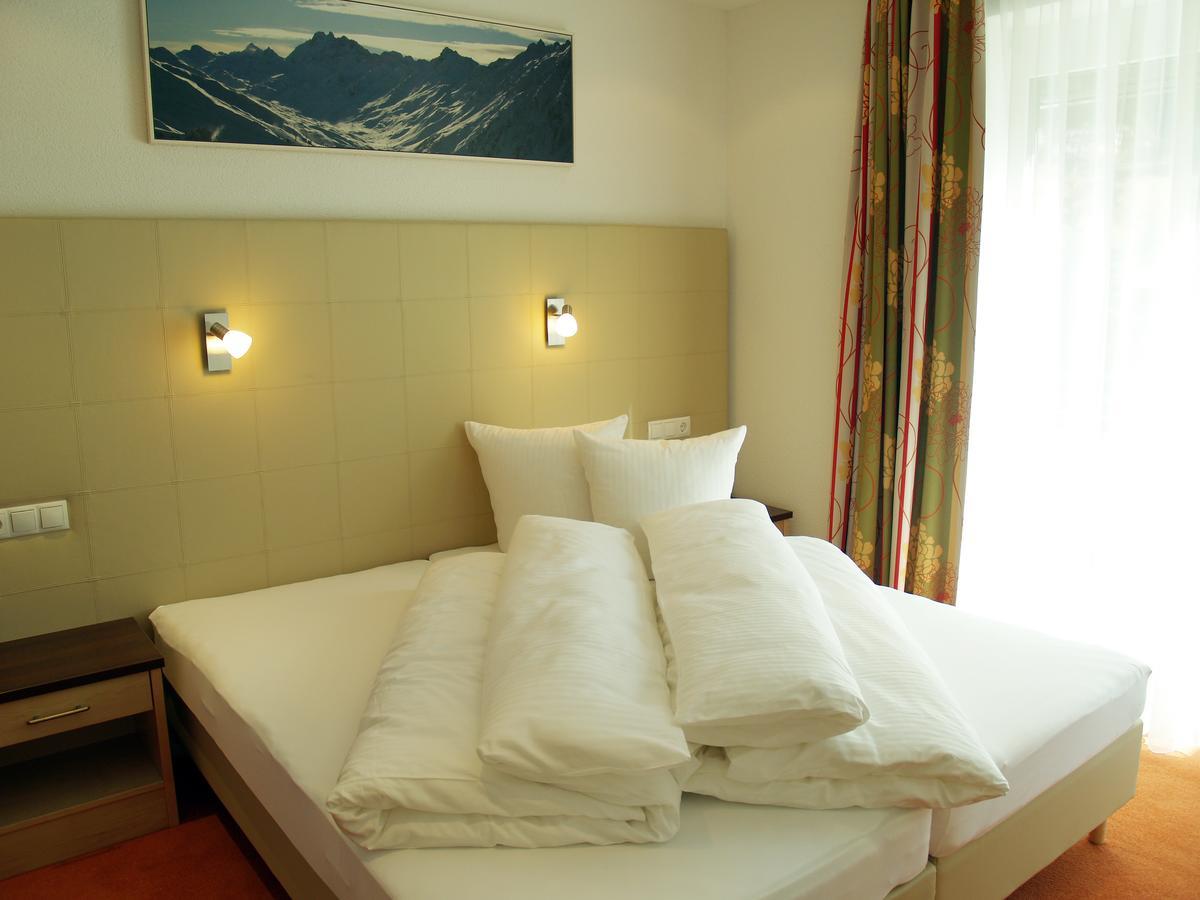 Alpinea Appartements Ischgl Ngoại thất bức ảnh